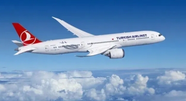 Uçakta bir kişi kalp krizi geçirdi, öldüğü anlaşılınca acil inişten vazgeçildi