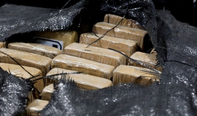 5.3 ton kokain taşıyan geminin mürettebatı gözaltında: 8&#039;i Türk