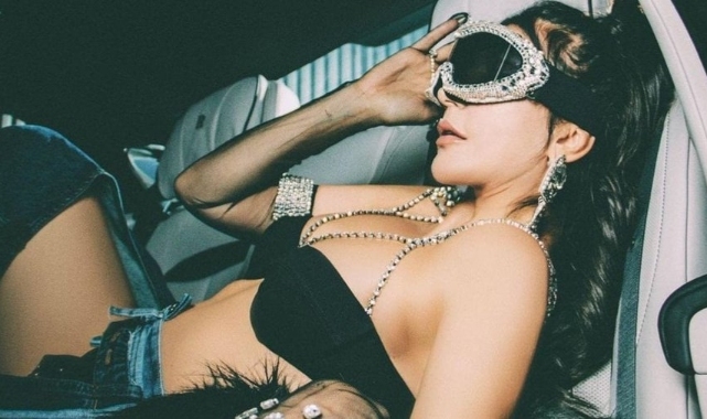 AK Partili belediye Hande Yener’in konserini iptal etti
