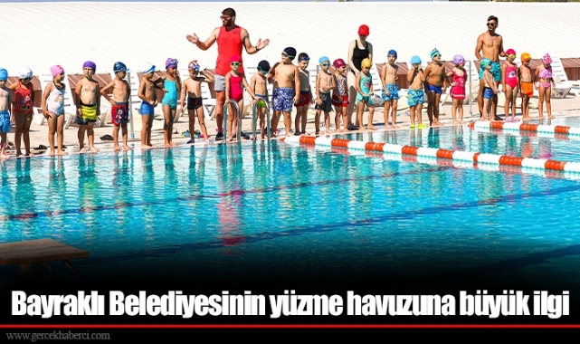 Bayraklı Belediyesinin yüzme havuzuna büyük ilgi