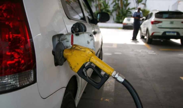 Benzine zam geliyor: Litresi 26 lirayı aşacak