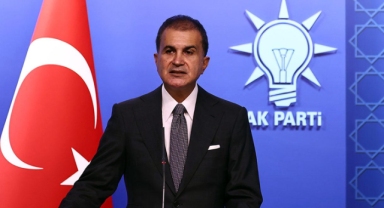 Çelik’ten Ayasofya önünde yapılan bayraklı provokasyona tepki