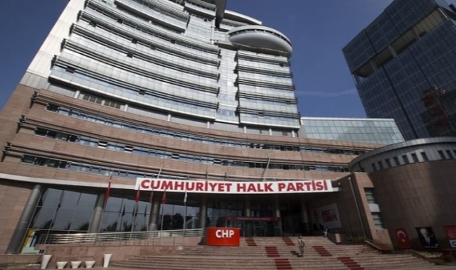 CHP'den eleştiri tweet’ini basın grubuna attıktan sonra görevden alınan yönetici hakkında açıklama: Görevi sona ermişti, nezaketen yöneticiydi