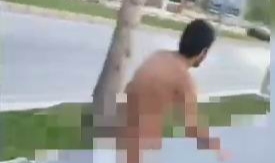 Elazığ&#039;da bir kişi çıplak halde sokakta yürürken görüldü