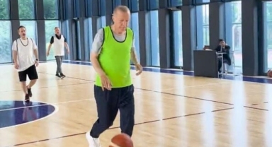 Erdoğan'ın 'basket' görüntüleri gündemde: 'Gençmiş gibi gösterilme ihtiyacı...'