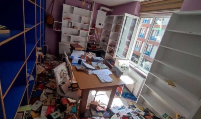 HDP Esenyurt ilçe binasına polis baskın