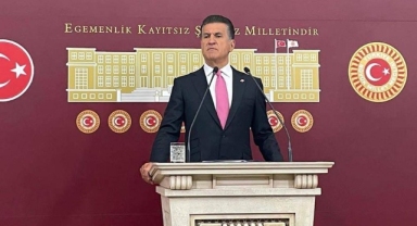 Mustafa Sarıgül'e Meclis'te yumruklu saldırı!