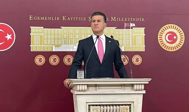 Mustafa Sarıgül'e Meclis'te yumruklu saldırı!