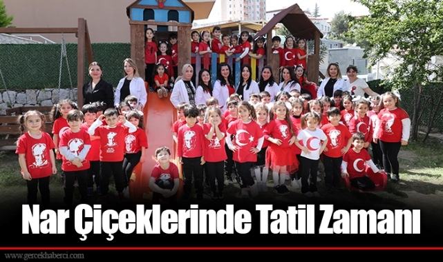 Nar Çiçeklerinde Tatil Zamanı
