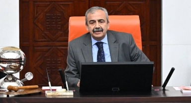Önder'den, oylama bitmeden teşekkürü eden Yılmaz'a: Çok öngörülü bir konuşma