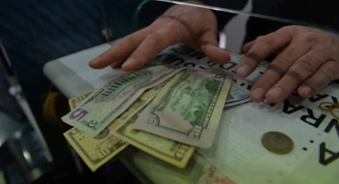 Piyasalardan faiz kararına ilk tepki: Euro ve dolar ne kadar oldu?