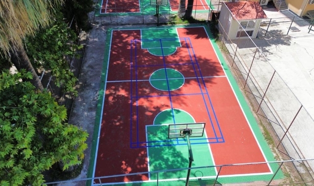Spor sahalarına renk geldi