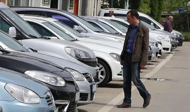 Ticaret Bakanlığı&#039;ndan ikinci el araç satışı açıklaması: Kısıtlama meyvelerini veriyor