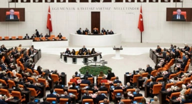 AK Parti'den Anayasa adımı: Başörtüsü ve ailenin yapısı düzenlemesi için 360 sayısı aranacak