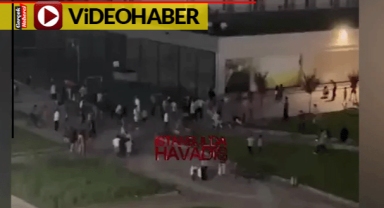Alıştık artık diyerek videoya aldı: Onlarca Arap birbirine girdi