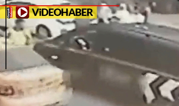 Araç sürerken boğazına sakız kaçtı... Polis yardımına koştu!