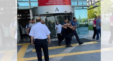 Bakanlığın önünde “Açım, geçinemiyorum” dedi, ters kelepçe ile gözaltına alındı