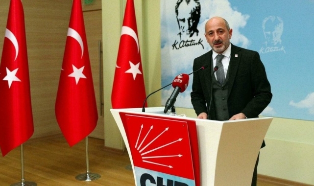 CHP'li Ali Öztunç'tan Davutoğlu'na: Kimse kafanıza silah dayamadı