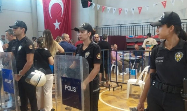 Çiğli'de olaylı kongre!