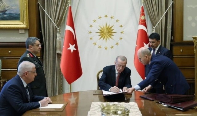 Cumhurbaşkanı Erdoğan’dan YAŞ mesajı: Kahraman ordumuz ve milletimiz için hayırlara vesile olmasını diliyorum