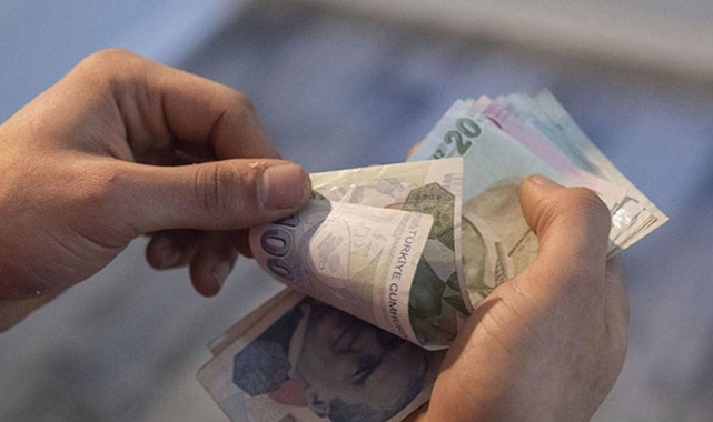 Depremde işletmesi zarar gören esnafın kredi borçları 6 ay ertelenecek