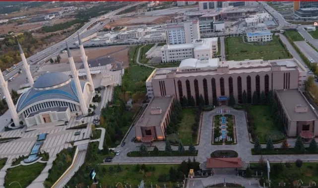 Diyanet, Milli Eğitim'e de el attı! 'Ders saatlerini Cuma namazına göre ayarlayın'