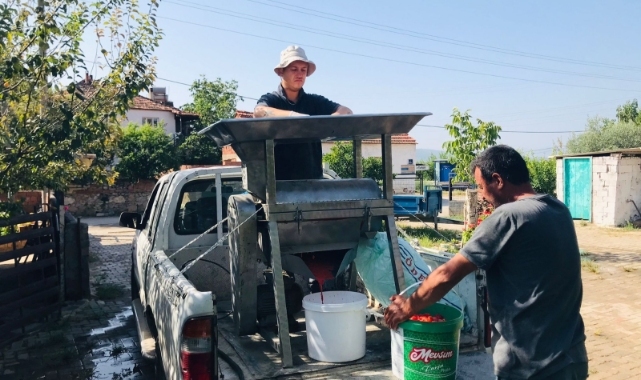 Efes Selçuk'ta ‘domattan salçaya’ gelenekselleşen iş birliği