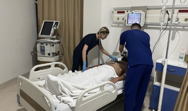 Hasta yakınları, doktoru kemer ve demir çubukla darp etti, doktor yoğun bakıma kaldırıldı
