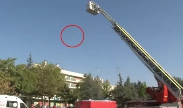 İntihara kalkışan kadın 'kedimi istiyorum' dedi! Ekipler kedisini getirince metrelerce yüksek aşağı atarak öldürdü