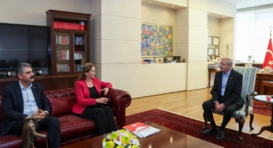 Kılıçdaroğlu DİSK Genel Başkanı Arzu Çerkezoğlu ile bir araya geldi