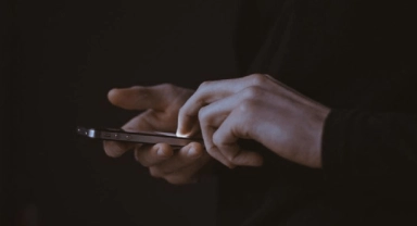 Sıcak havalarda telefonunuzla sakın bunu yapmayın!