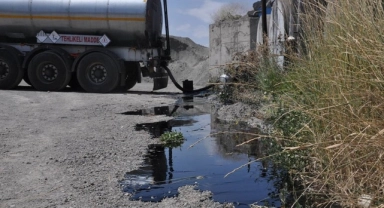 Tankerden boşaltılan sıcak zift işçilerin üzerine sıçradı: 3 ağır yaralı