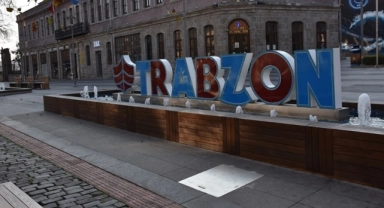 Trabzon'un yeni valisi Aziz Yıldırım oldu