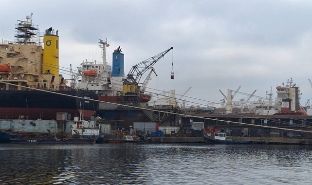 Tuzla tersanesinde gemide patlama: 1 işçi hayatını kaybetti, 1 işçi yaralı