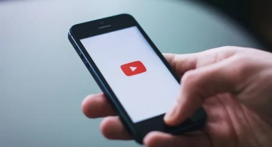 YouTube'da yeni bir özellik test ediliyor: Mırıldanarak şarkı aratılacak