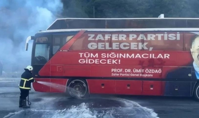 Zafer Partisi'nin otobüsünde yangın çıktı