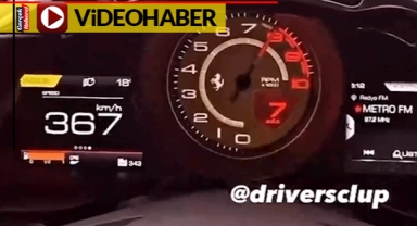 367 Km hız yapan Ferrari görenleri şaşkına çevirdi