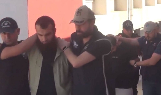 Adana'da yakalanan 17 IŞİD üyesinin 5'i tutuklandı, 12'si adli kontrolle serbest bırakıldı
