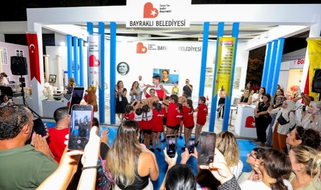 Bayraklı fuardaki yerini aldı