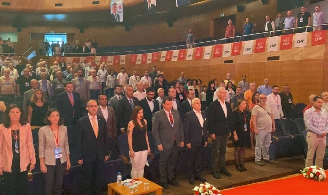 CHP’de çoğunluk ‘devam’ diyor
