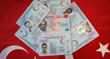 CHP’den ‘Türk vatandaşlığına kabul edilenler Resmi Gazete’de yayımlansın’ önerisi