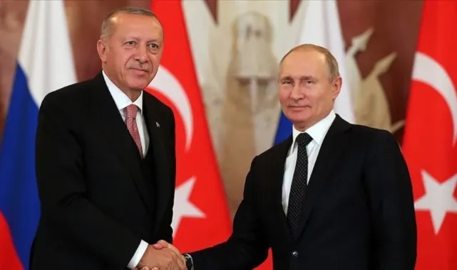 Erdoğan ile Putin, Soçi'de bir araya geldi: Doğalgaz ve tahıl mesajı
