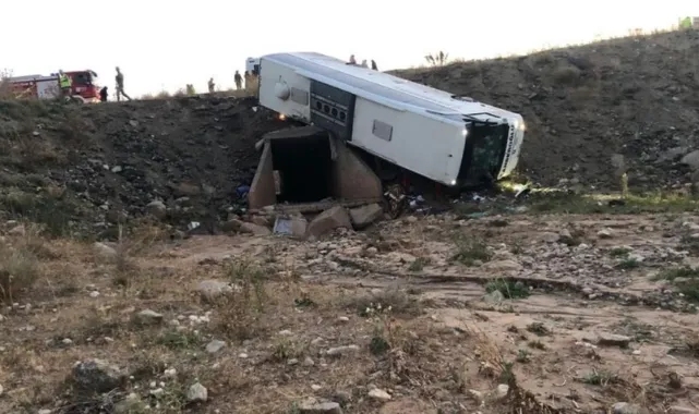 Erzurum'da korkunç kaza: 3 ölü, 22 yaralı