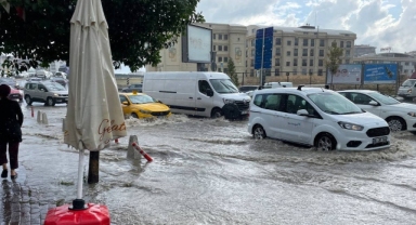 İstanbul'da kuvvetli sağanak etkili oldu: Valilik ve AFAD'dan uyarı