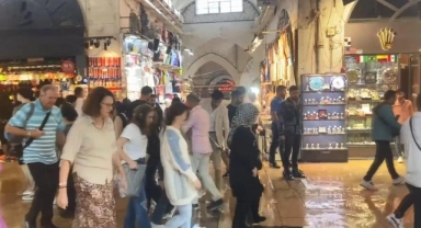 İstanbul'da sağanak yağış... Kapalıçarşı ile Tahtakale sular altında kaldı!