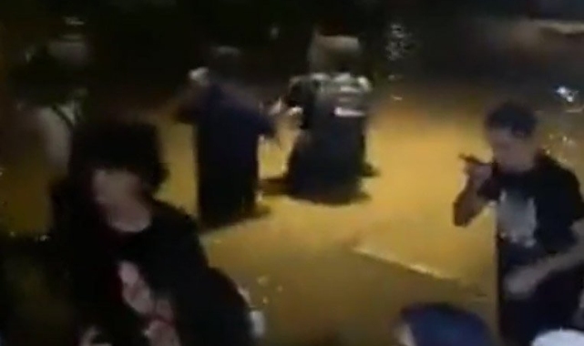 İstanbul’u sağanak vurdu! Millet Kütüphanesinde vatandaşlar mahsur kaldı
