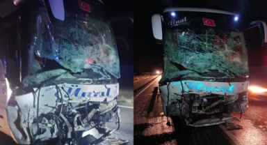 Kayseri'de otomobil ile yolcu otobüsü çarpıştı: 2 ölü, 20 yaralı