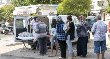 Mersin’de yoksulluğun fotoğrafı: Vatandaş 6 TL’lik yemek kuyruğunda