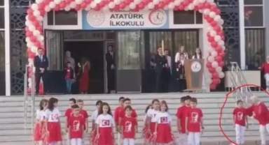29 Ekim gösterisinde tepki çeken görüntü! İl Milli Eğitim inceleme başlattı