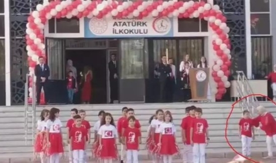 29 Ekim gösterisinde tepki çeken görüntü! İl Milli Eğitim inceleme başlattı